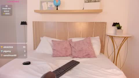 N A T A S H A online show from January 22, 2025, 5:26 am