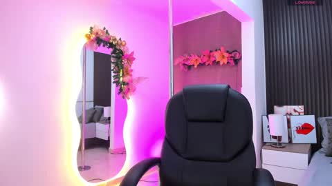 Snapshot of natasha__jackson chatting on December 15, 2025, 12:53 pm natasha online show from December 15, 2025, 12:53 pm