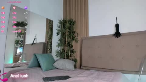 Natasha Sccott online show from February 19, 2025, 7:59 pm