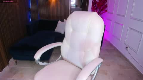 Natasha aniston1 online show from May 5, 2026, 7:22 pm
