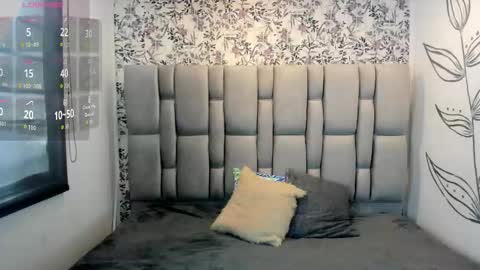 N A T A S H A online show from October 12, 2025, 12:15 pm