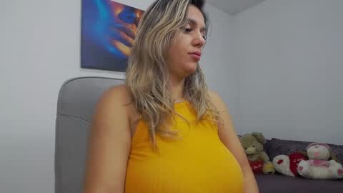 natashaboobs online show from September 11, 2025, 5:18 am