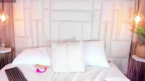 NatashaLondon  online show from November 28, 2025, 5:59 pm