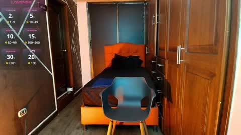 Natasha Mason online show from January 28, 2025, 2:53 pm