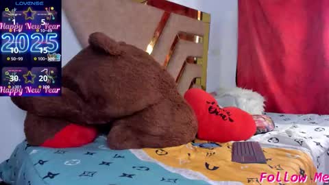 Natasha online show from November 9, 2025, 5:33 pm