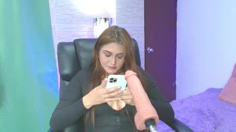   online show from September 25, 2025, 8:45 pm