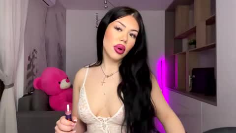 natashavoss online show from March 8, 2025, 8:25 pm