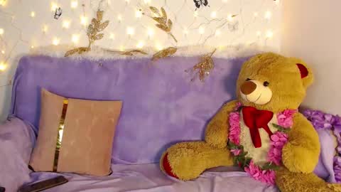 nathalia online show from October 18, 2025, 12:39 pm