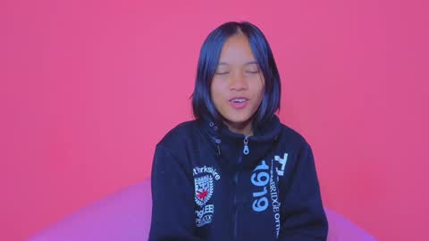 Natcha C online show from December 11, 2024, 1:15 am