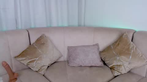 Nathalia    online show from March 8, 2025, 5:28 am