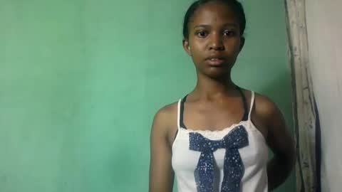 Snapshot of nathalie004 chatting on October 21, 2025, 5:19 am nathalie004 online show from October 21, 2025, 5:19 am