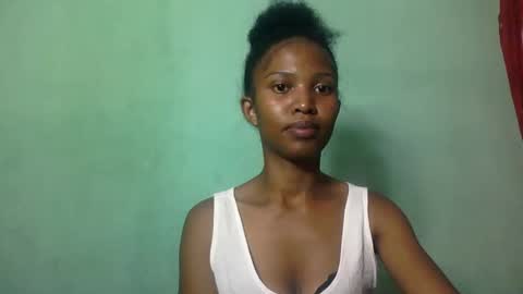 Snapshot of nathalie004 chatting on October 31, 2025, 11:55 am nathalie004 online show from October 31, 2025, 11:55 am