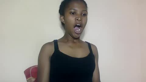 Snapshot of nathalie004 chatting on November 3, 2025, 4:58 am nathalie004 online show from November 3, 2025, 4:58 am