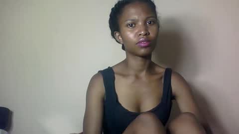 Snapshot of nathalie004 chatting on November 5, 2025, 7:08 am nathalie004 online show from November 5, 2025, 7:08 am