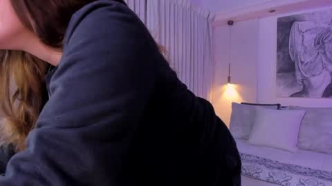 NATHALIE online show from April 8, 2026, 11:21 am