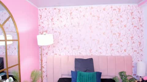 nathalie rossel online show from April 21, 2026, 7:06 pm