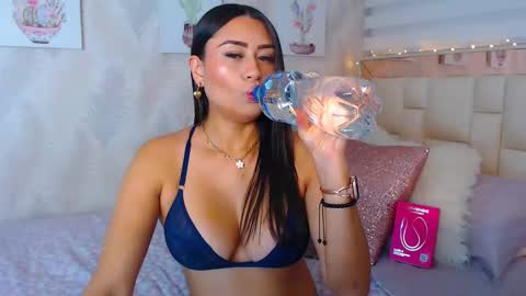 Snapshot of nathalierose_1 chatting on November 22, 2025, 8:46 am Nathalie Rose online show from November 22, 2025, 8:46 am