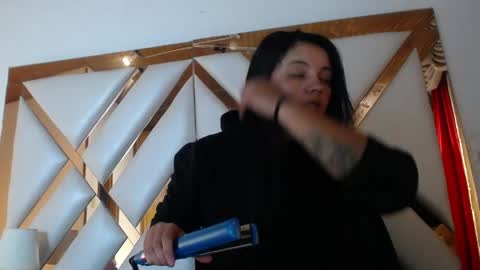 nathaly low online show from April 21, 2026, 12:44 pm