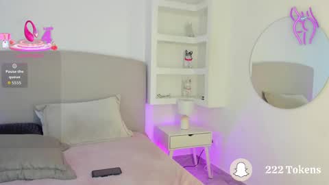 NATHALY  online show from September 17, 2025, 10:39 am