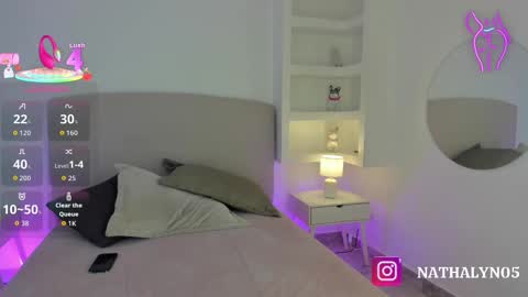 NATHALY  online show from September 18, 2025, 10:39 am