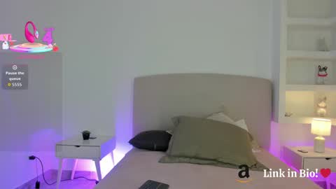 NATHALY  online show from September 26, 2025, 10:41 am