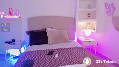 NATHALY  online show from October 1, 2025, 10:43 am