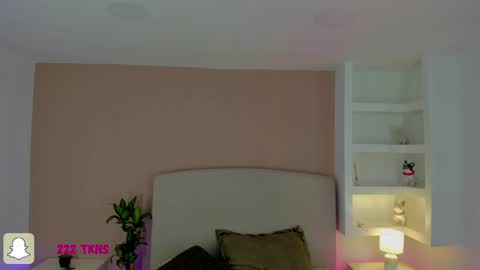 NATHALY  online show from April 9, 2026, 10:53 am