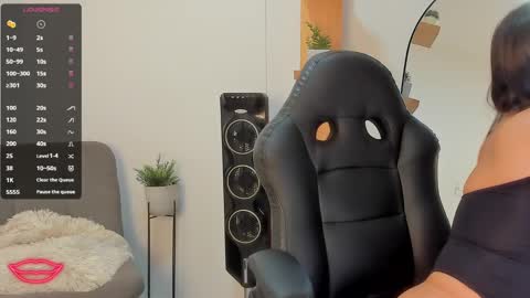 nathalyxx_ online show from January 23, 2025, 2:28 pm