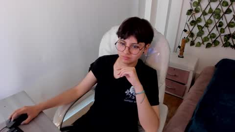 nathalyy_ds online show from November 5, 2025, 9:26 pm