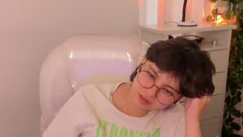 nathalyy_ds online show from May 20, 2026, 5:19 pm