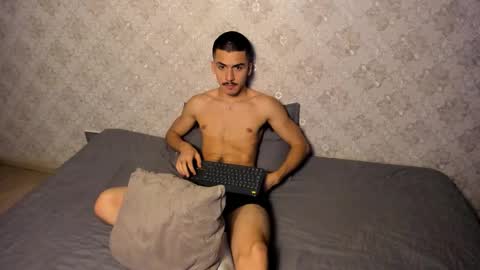 nathan_baker__ online show from November 30, 2025, 7:18 pm