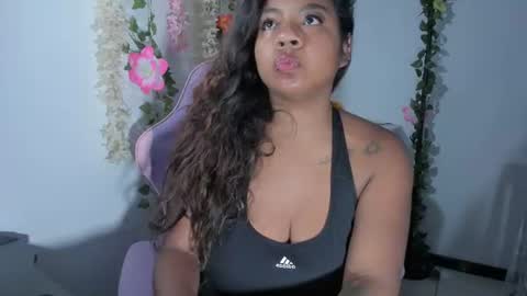 Snapshot of nathasha_jhonsom_ chatting on July 22, 2026, 11:24 am Naty online show from July 22, 2026, 11:24 am