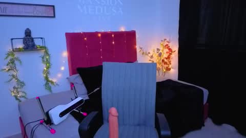 nathi_medusa online show from October 6, 2025, 11:29 am