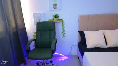 nathi_medusa online show from October 13, 2025, 6:41 pm