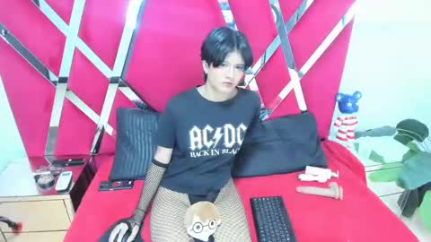 natsumiht online show from September 29, 2025, 5:12 am