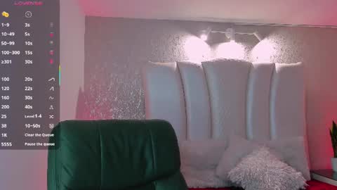 Natalia online show from June 25, 2026, 3:06 am