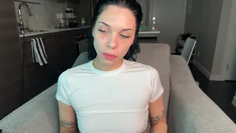 NATTY FIERROS online show from February 2, 2025, 8:35 am