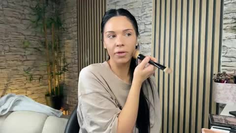 NATTY FIERROS online show from December 19, 2025, 6:37 pm