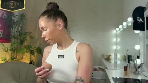 Snapshot of nattywithoutdaddy chatting on May 6, 2026, 10:42 am NATTY FIERROS online show from May 6, 2026, 10:42 am