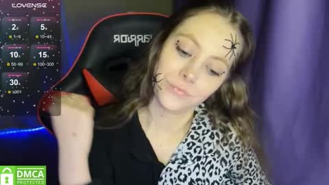 natural_babe666 online show from October 24, 2025, 5:42 pm