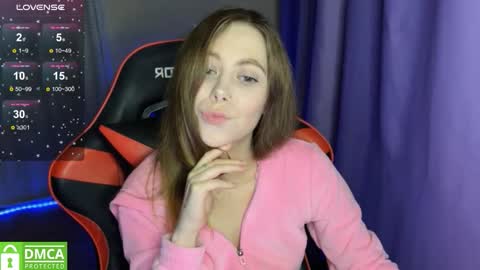 natural_babe666 online show from November 10, 2025, 8:52 pm