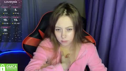 natural_babe666 online show from November 16, 2025, 9:31 pm