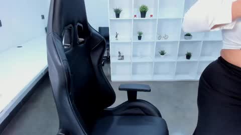 Jazmin Bigboobs online show from November 5, 2025, 8:20 pm