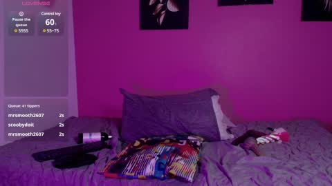 Gwen  online show from January 19, 2025, 9:34 pm