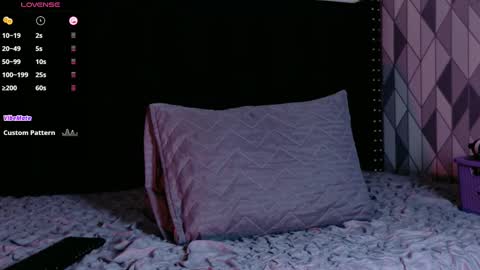 Gwen  online show from September 26, 2025, 7:51 pm