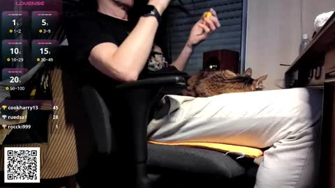 Snapshot of nature_x chatting on November 21, 2025, 9:57 pm Nature online show from November 21, 2025, 9:57 pm