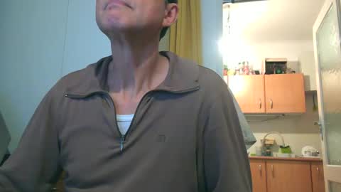 naturista25 online show from November 24, 2025, 3:23 pm