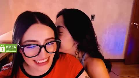 Natalia  Valeria online show from February 12, 2025, 4:11 pm