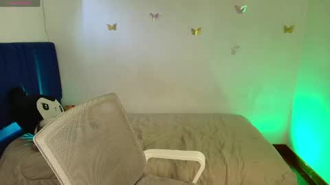 Fernanda online show from April 13, 2026, 5:51 pm