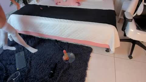 naty_rose23 online show from April 23, 2026, 3:08 am